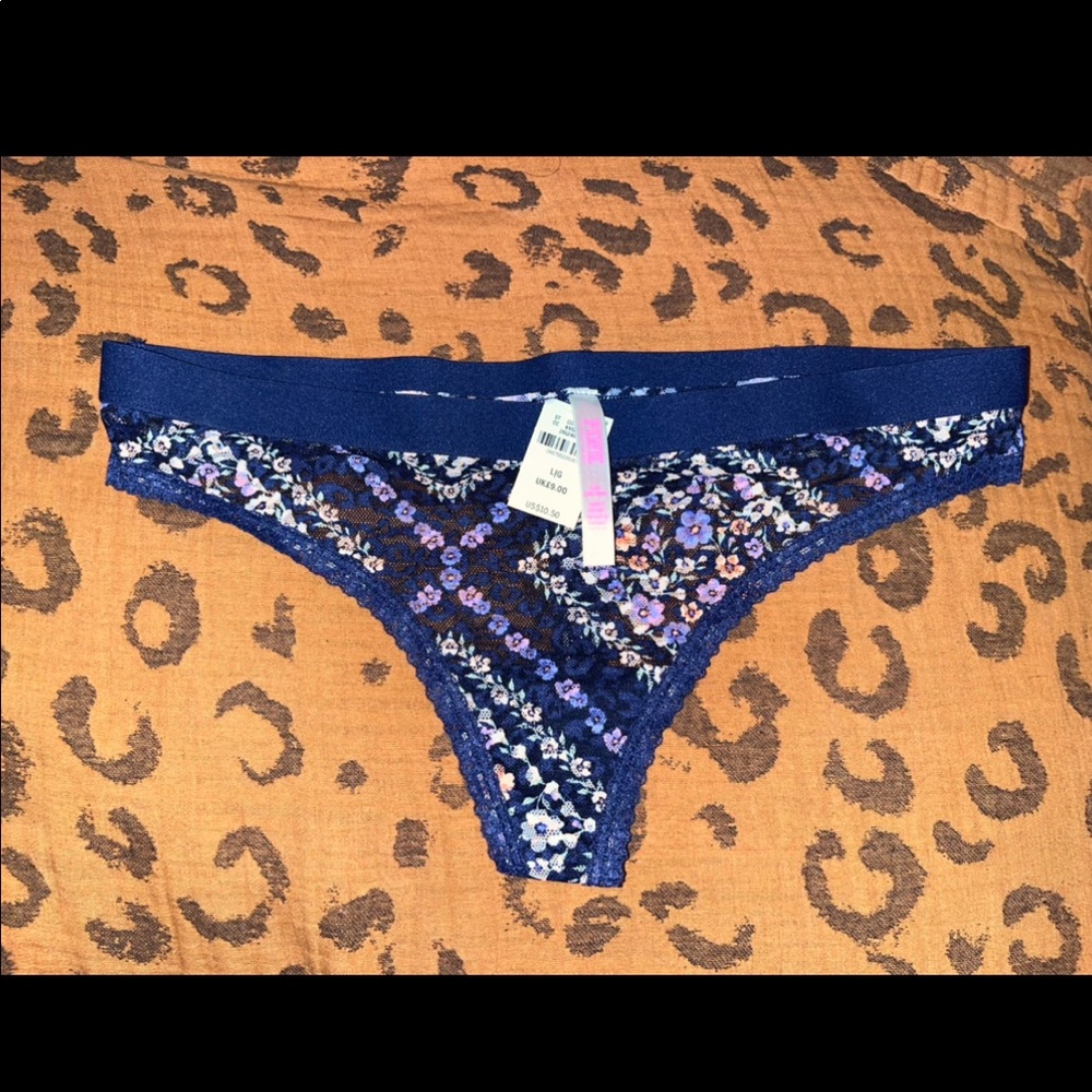 9- VS PINK panties